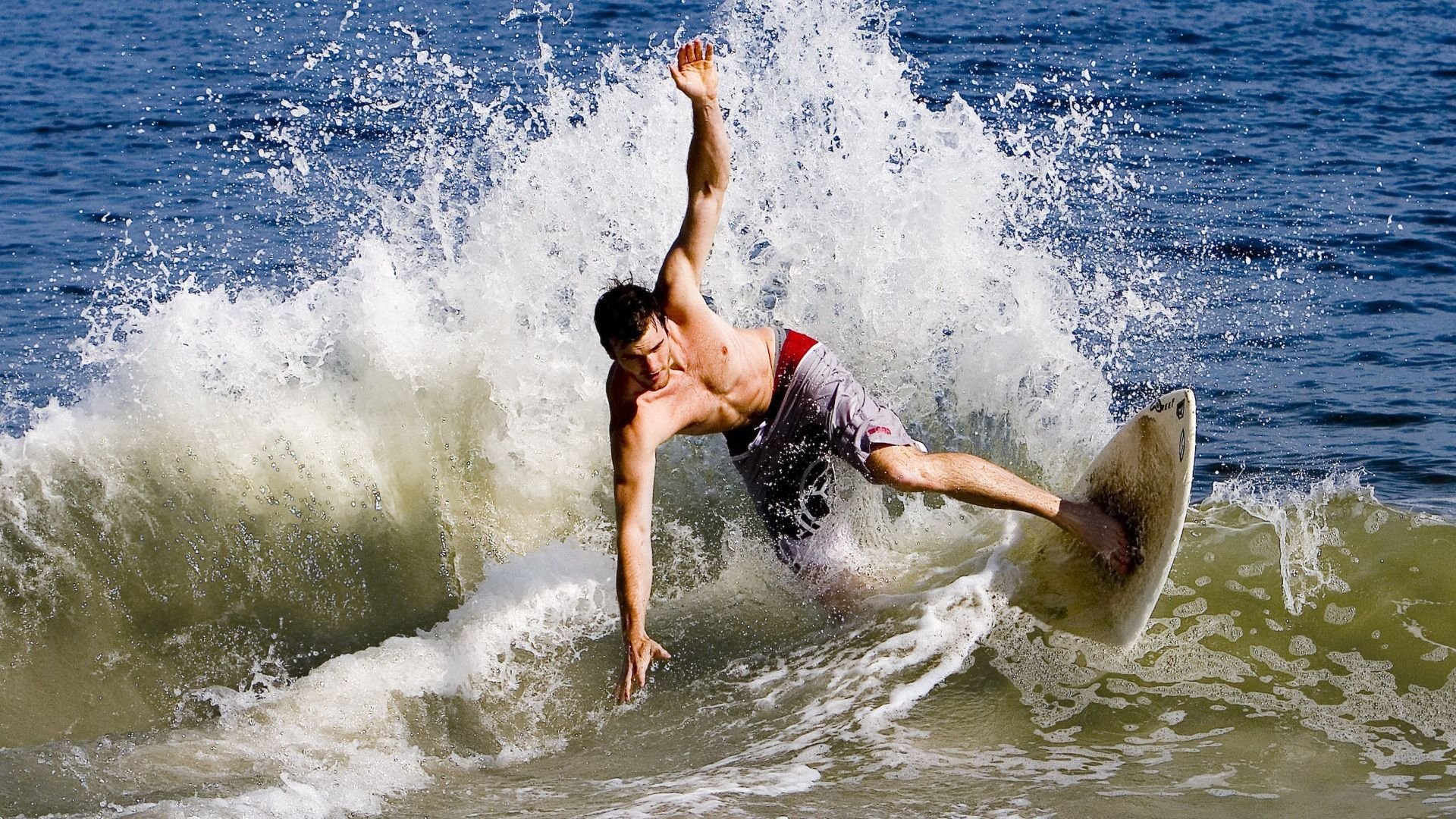 全国赛车耐力赛珠海站天气多变，珠海700公里耐力赛